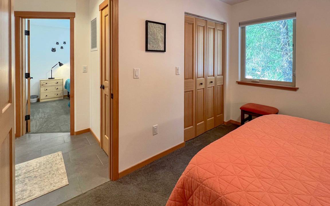 Photo of Bedroom in Leavenworth