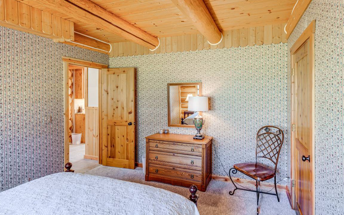 Photo of Bedroom in Custer County