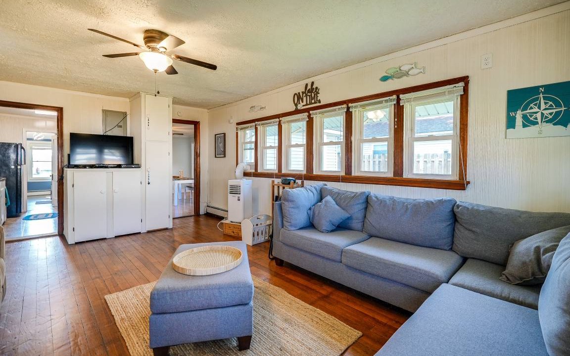Photo of Livingroom in Russells Point