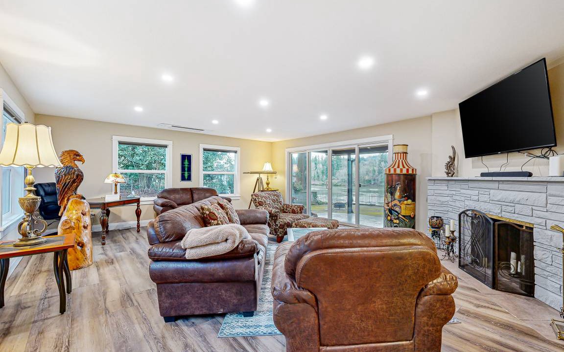 Photo of Livingroom in Oak Grove
