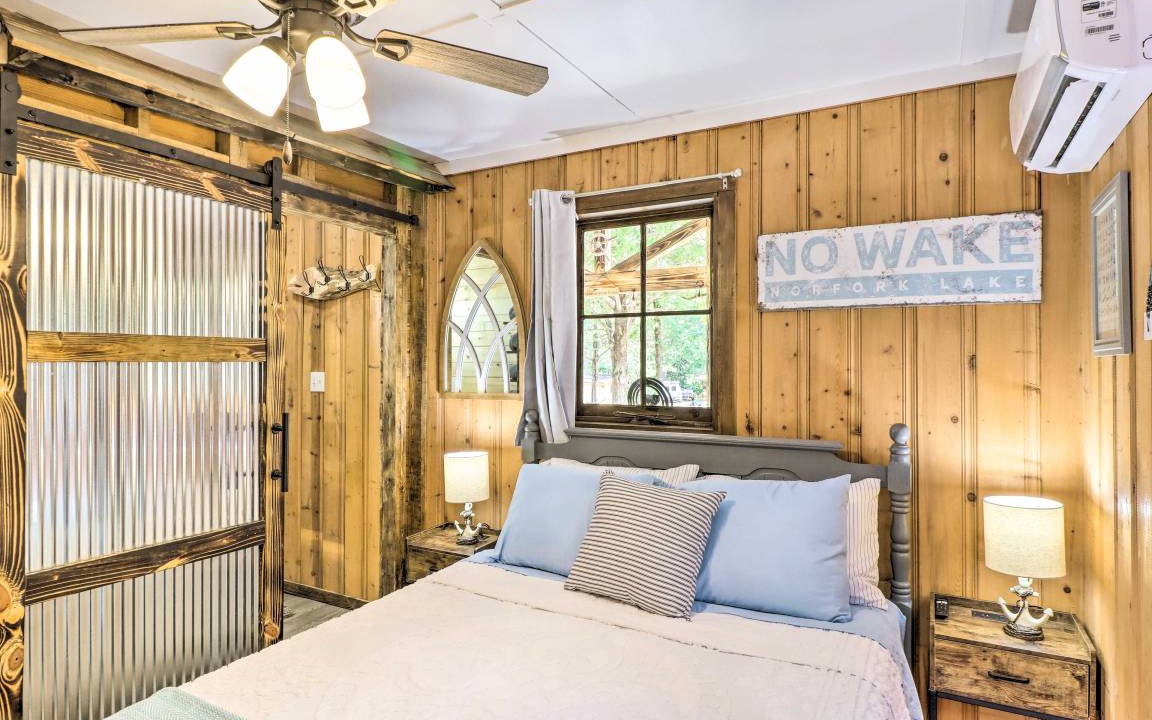 Photo of Bedroom in Elizabeth