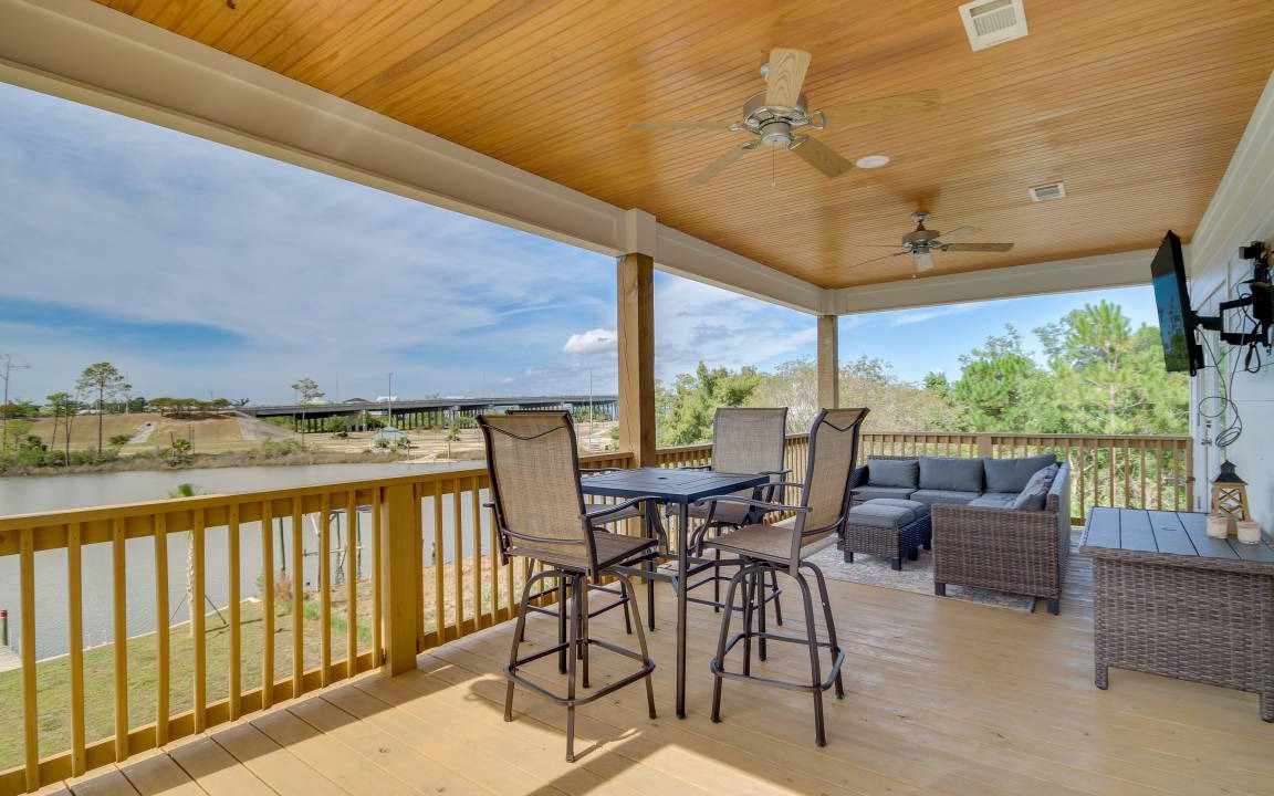 Photo of Patio Balcony in Henderson Point