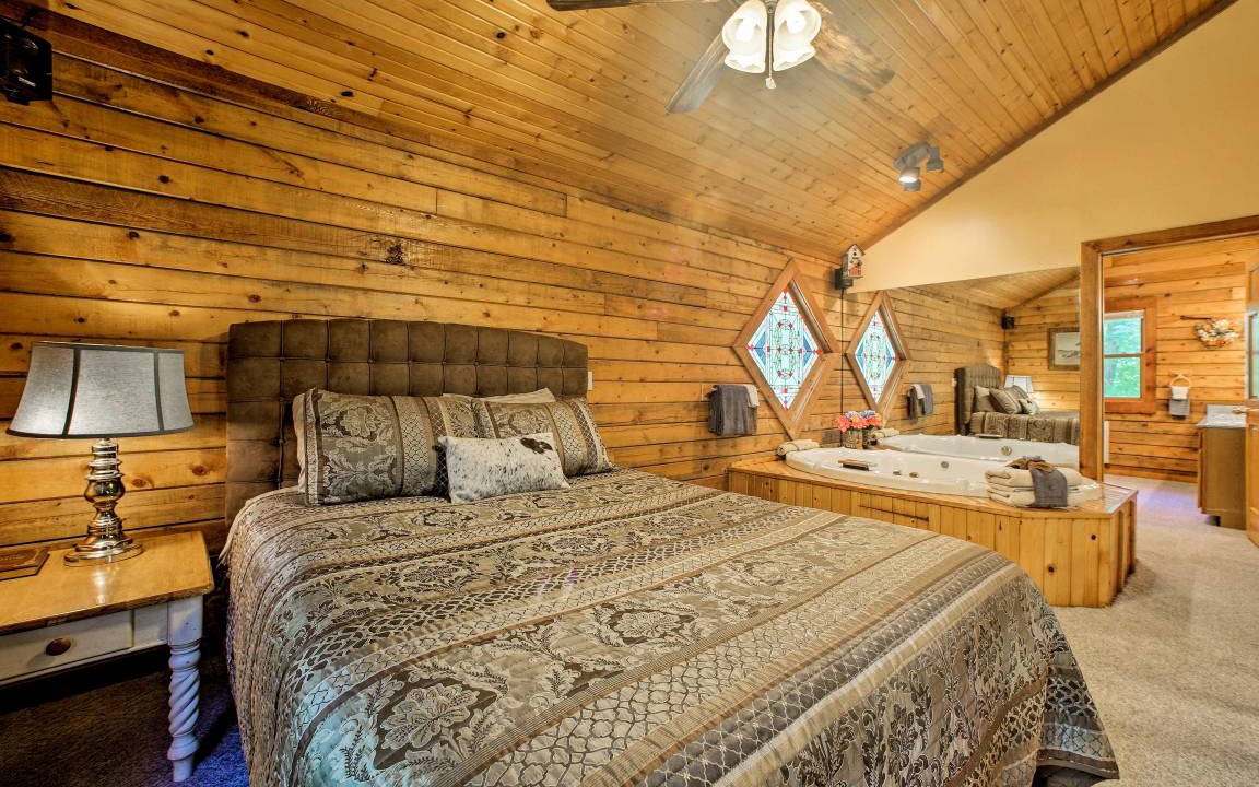 Photo of Bedroom in Eureka Springs