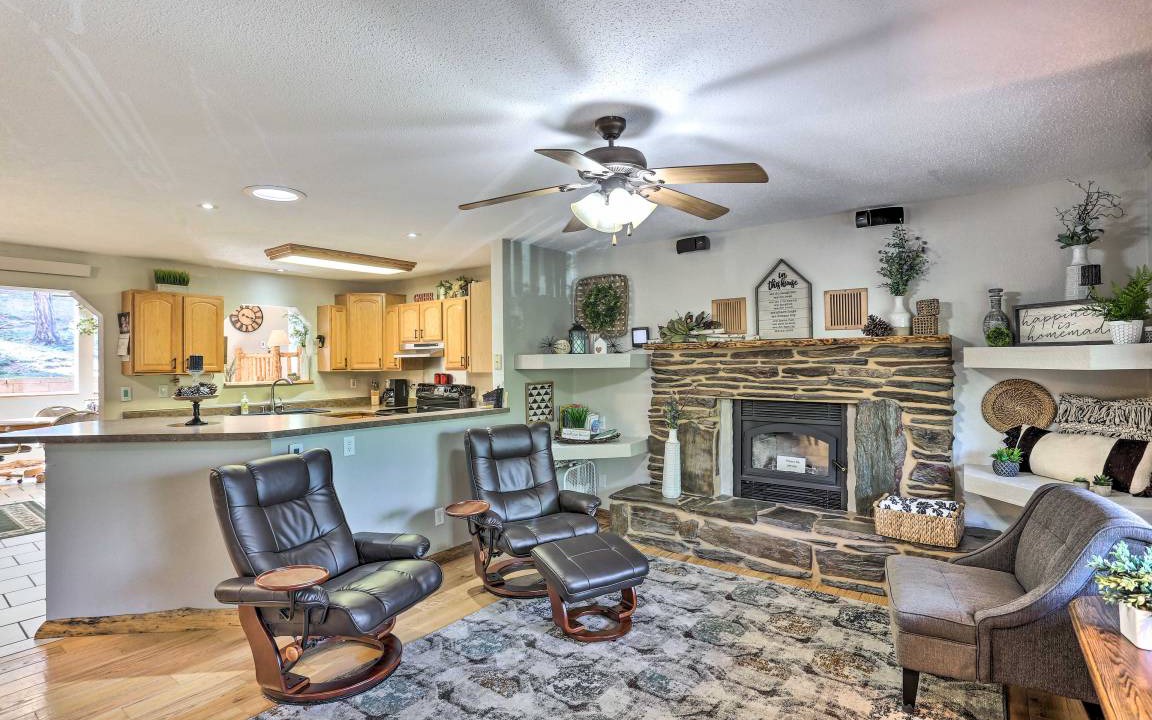 Photo of Livingroom in Blackhawk