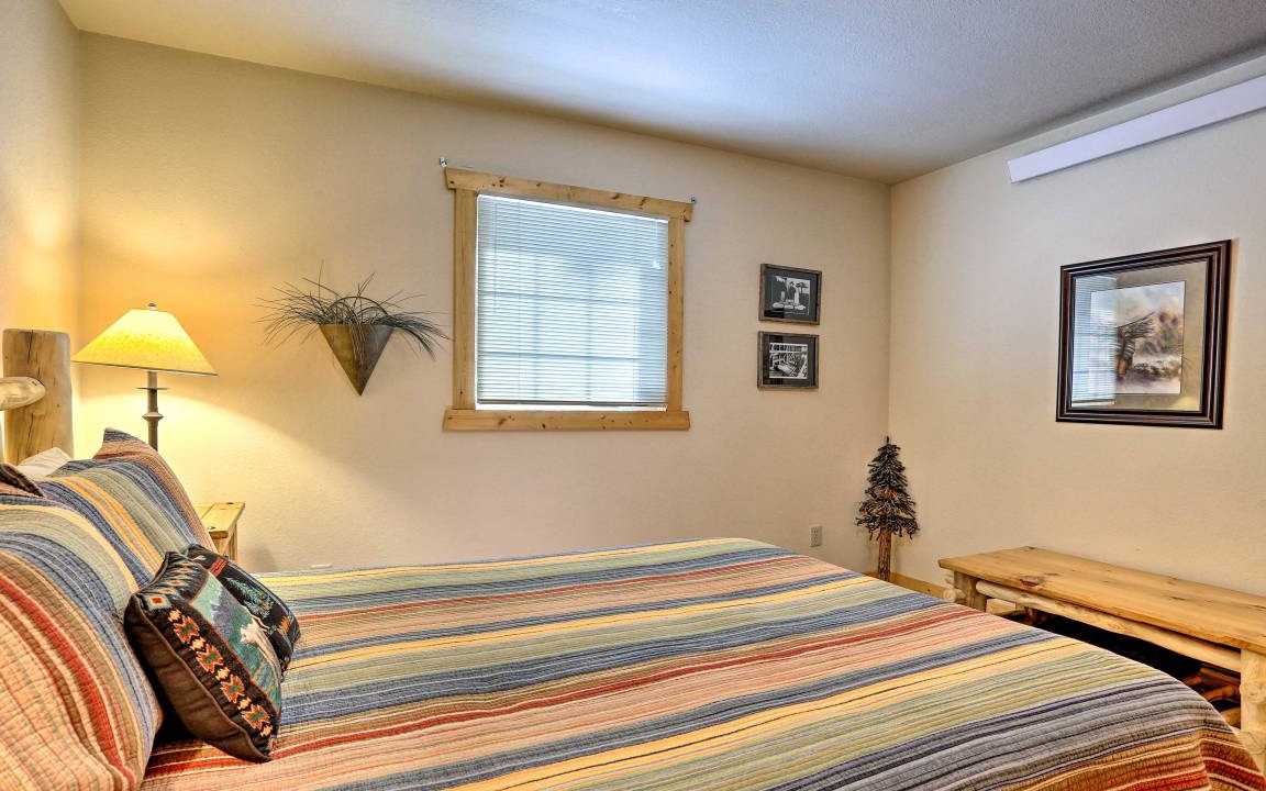 Photo of Bedroom in Lead
