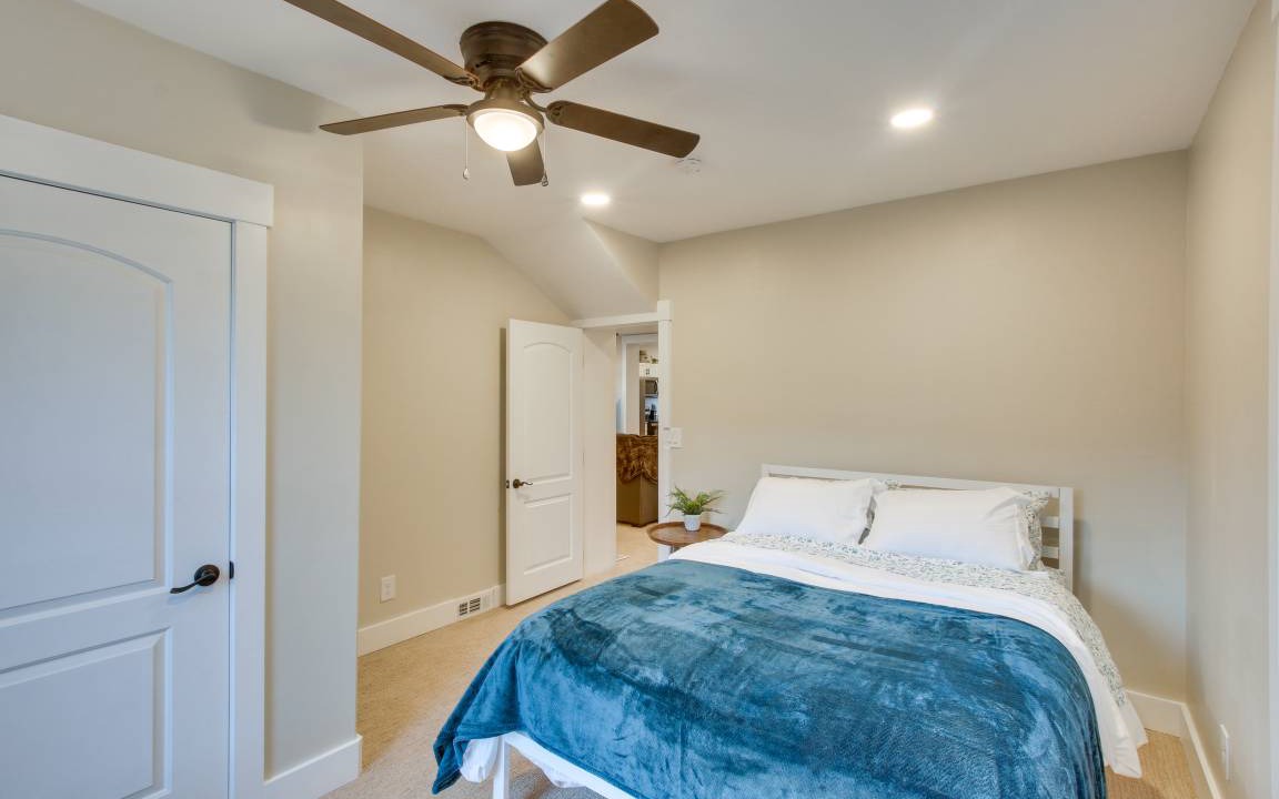 Photo of Bedroom in Logan