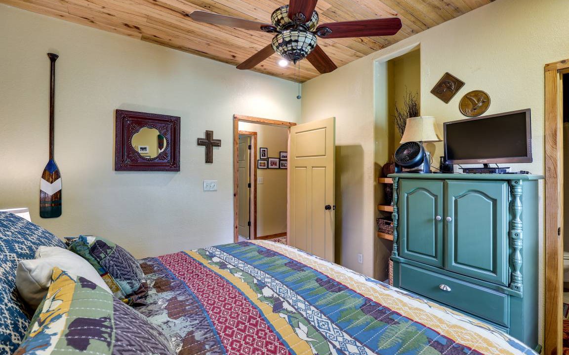 Photo of Bedroom in Caddo Gap