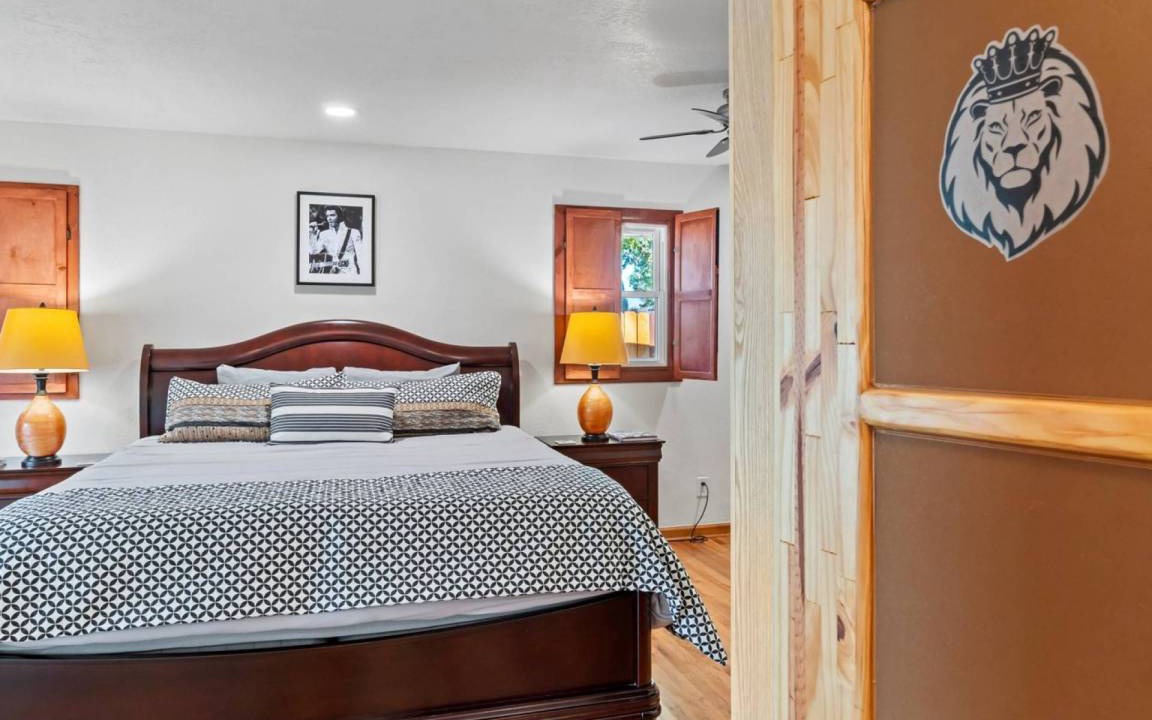 Photo of Bedroom in Central Rim