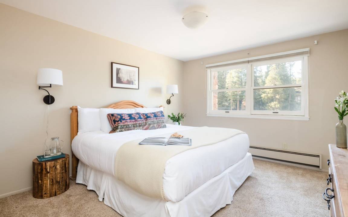 Photo of Bedroom in Four O'Clock