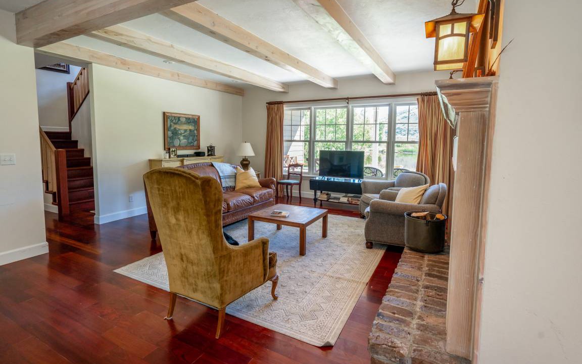 Photo of Livingroom in Uinta County