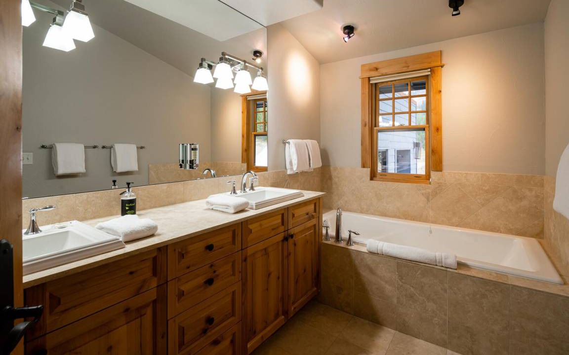 Photo of Bathroom in Saddle Ridge