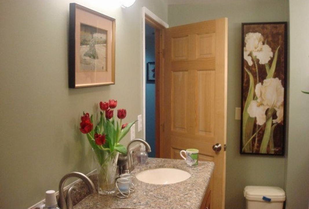Photo of Bathroom in South Forest Park