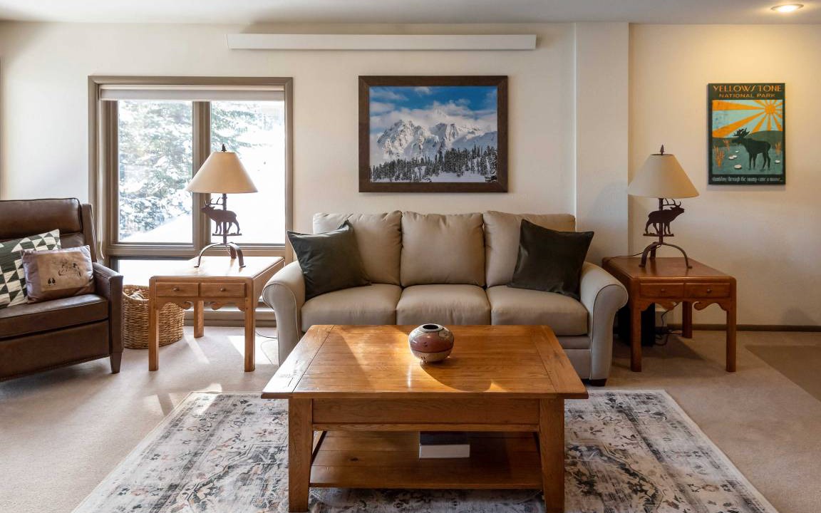 Photo of Livingroom in Big Sky