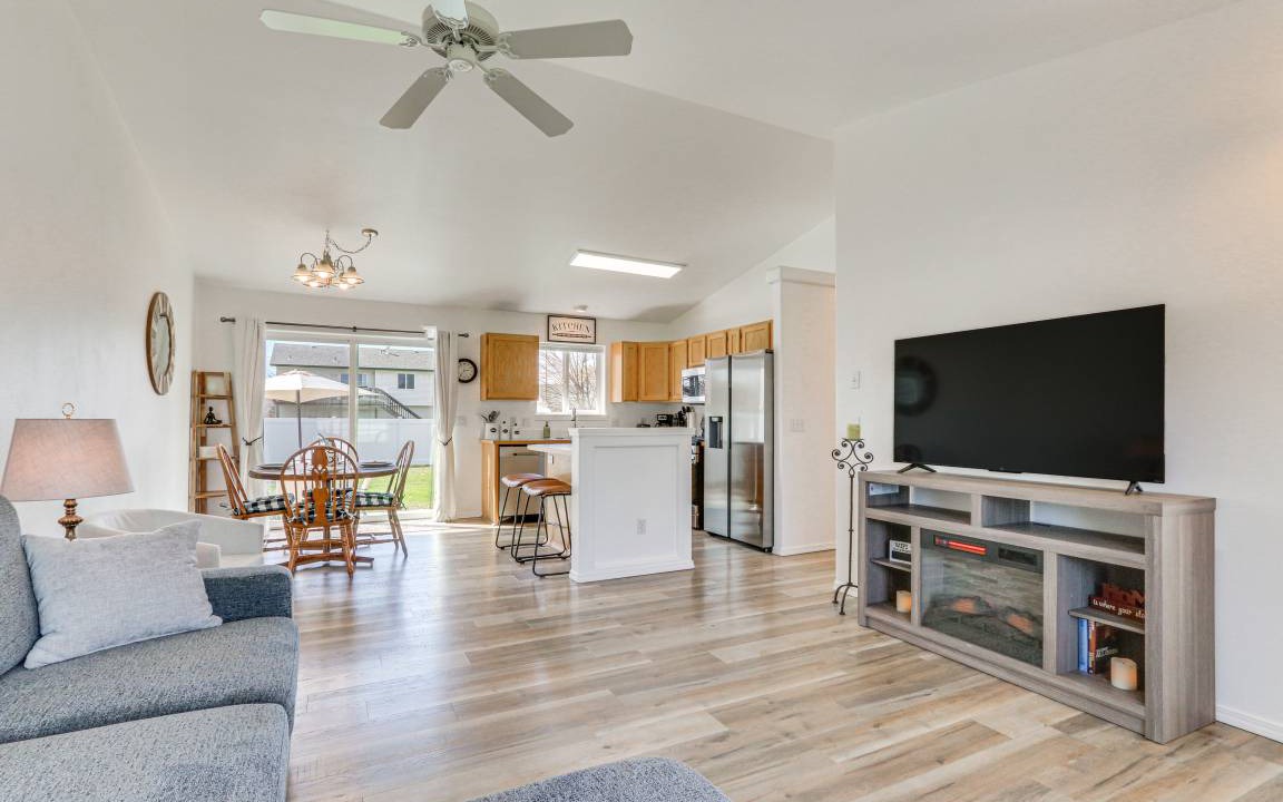 Photo of Livingroom in Hayden