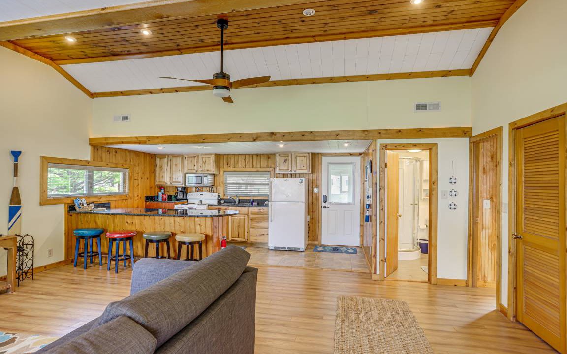 Photo of Livingroom in Port Clinton