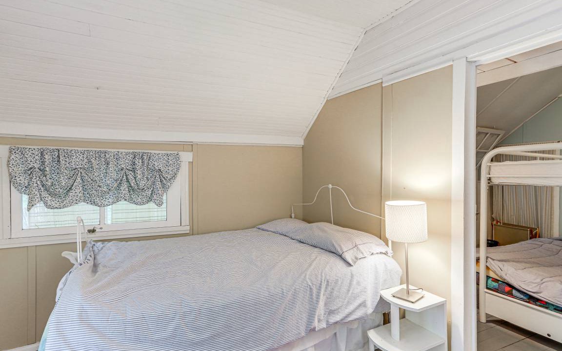 Photo of Bedroom in Lakeside