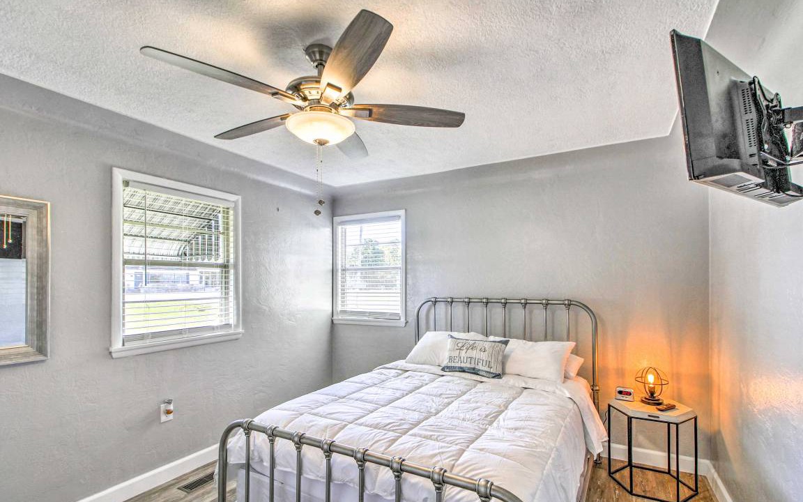 Photo of Bedroom in Lakeview