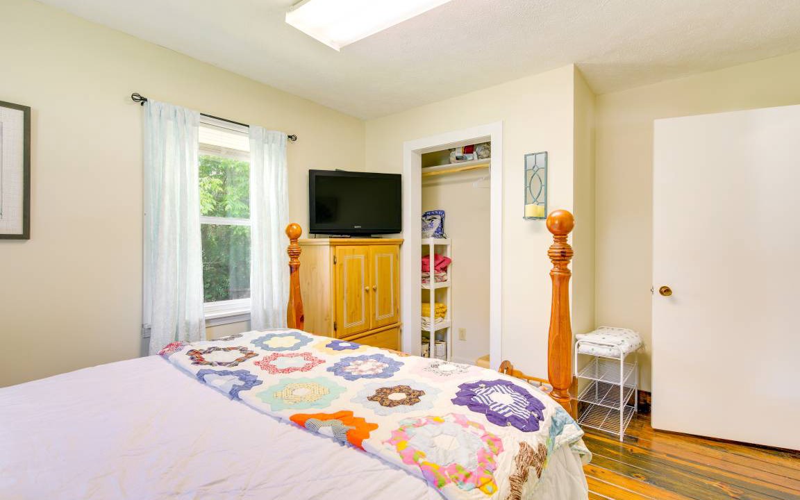 Photo of Bedroom in Fruitvale