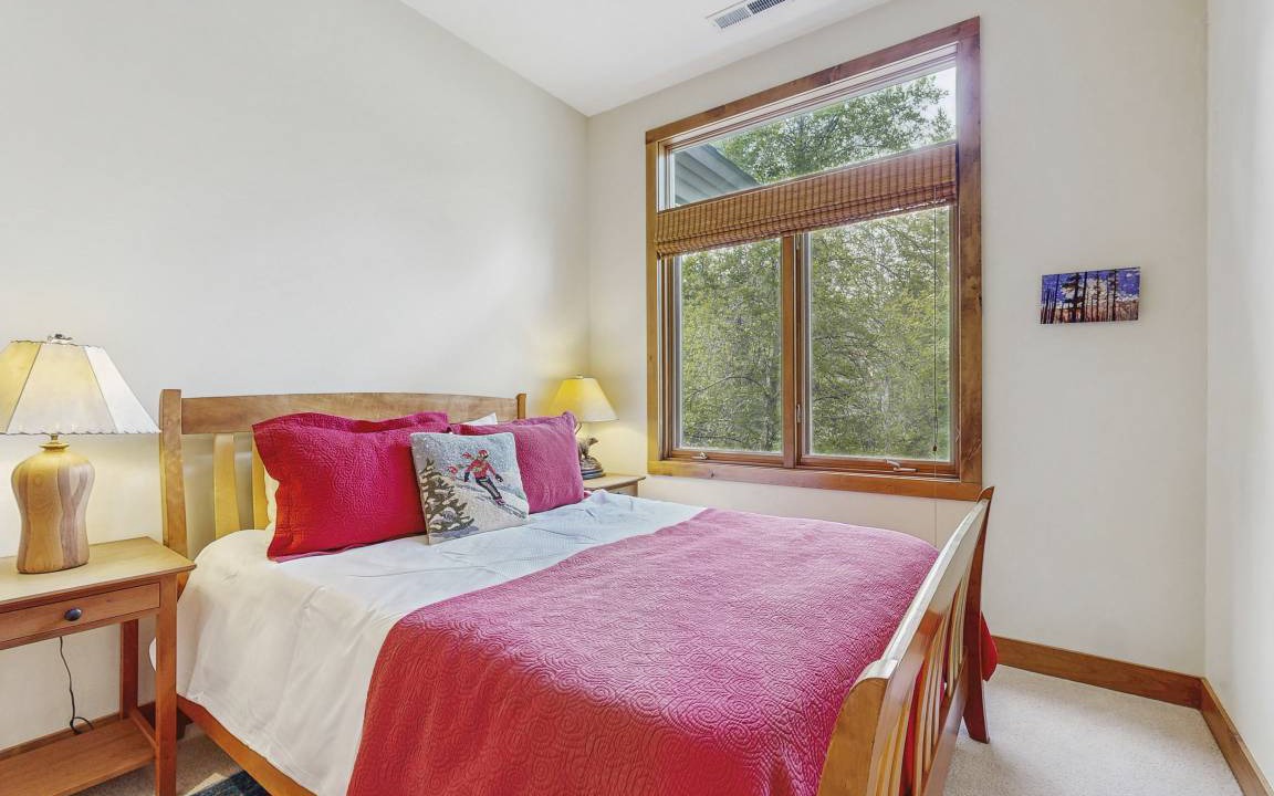 Photo of Bedroom in Elkhorn Village