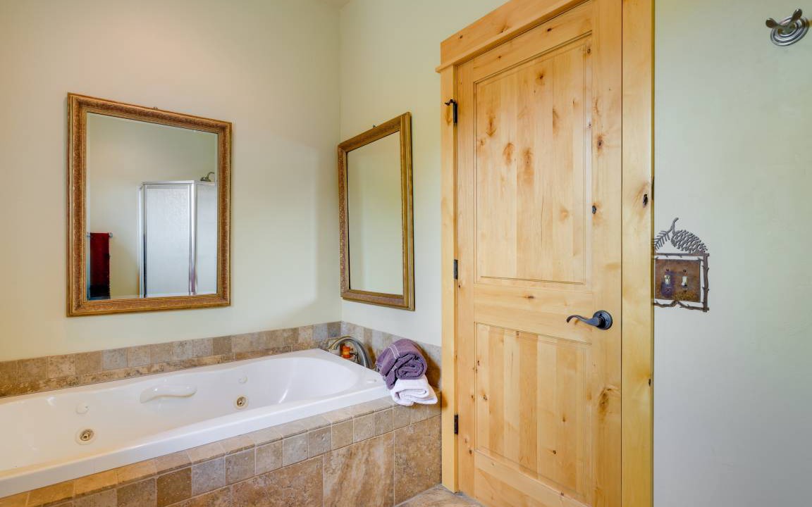 Photo of Bathroom in Alder