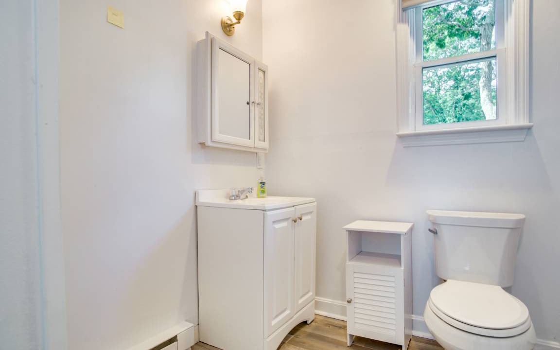 Photo of Bathroom in Seconsett Island