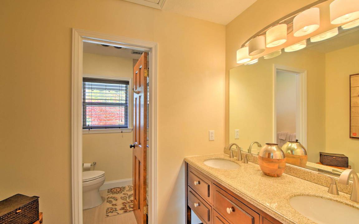 Photo of Bathroom in Sky Valley
