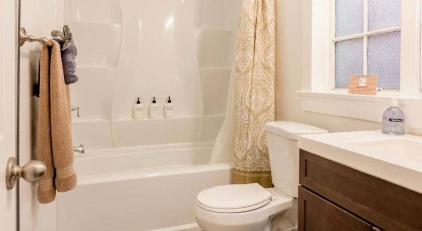 Photo of Bathroom in Pacific Terrace