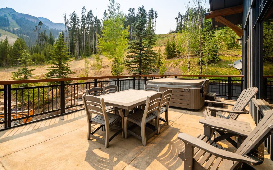Photo of Patio Balcony in Saddle Ridge