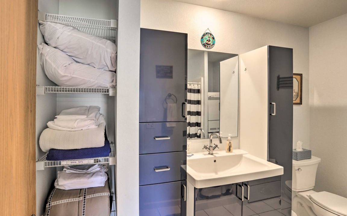 Photo of Bathroom in Oak Harbor