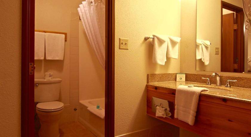 Photo of Bathroom in Gardiner