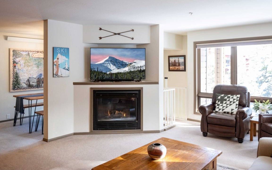 Photo of Livingroom in Big Sky