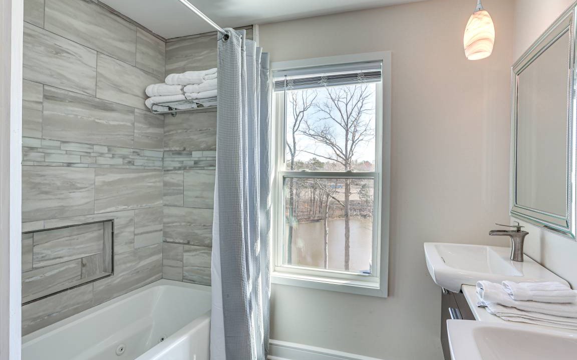 Photo of Bathroom in Counce