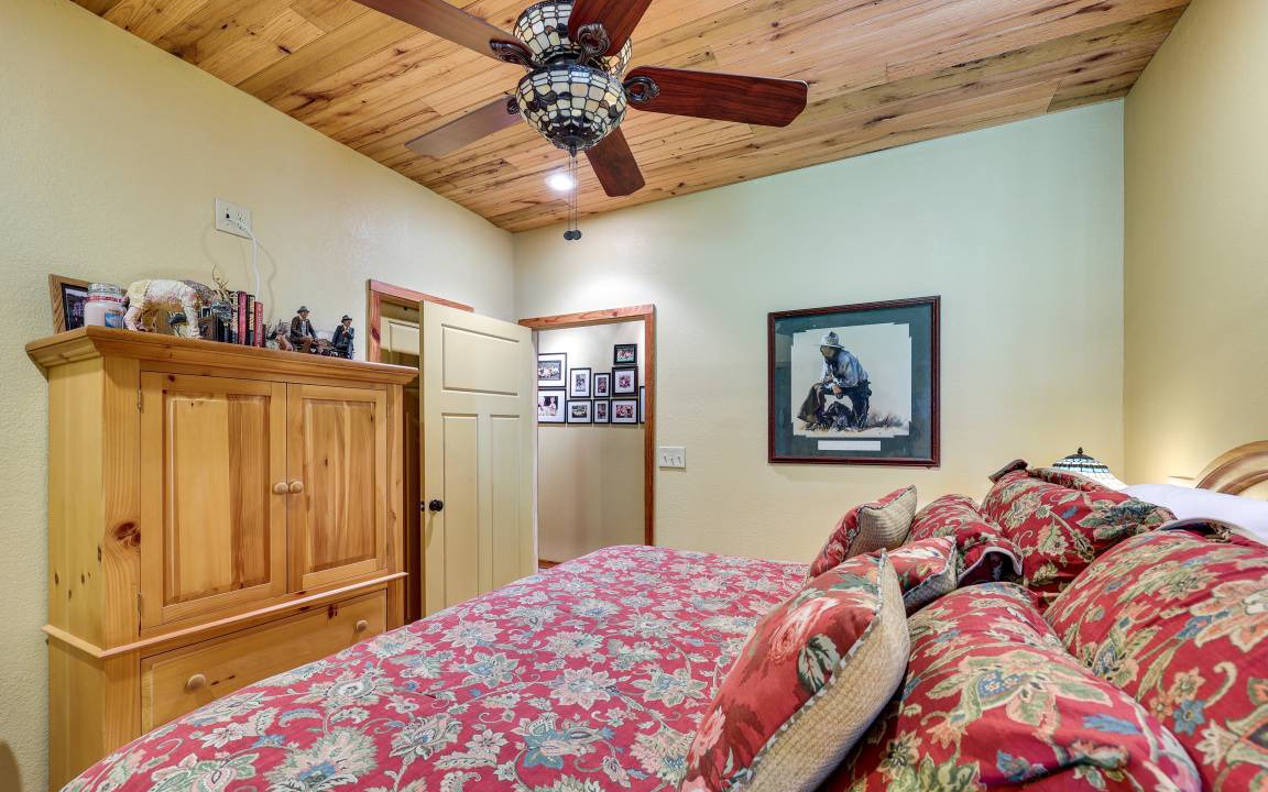 Photo of Bedroom in Caddo Gap