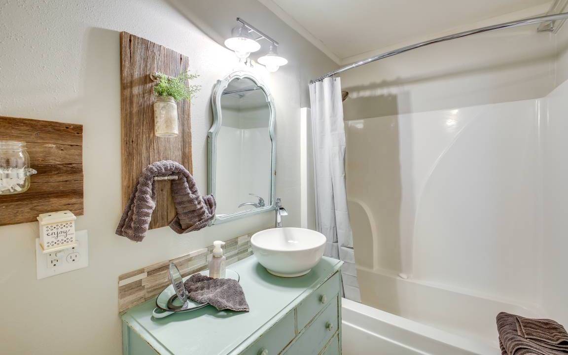 Photo of Bathroom in Mid America