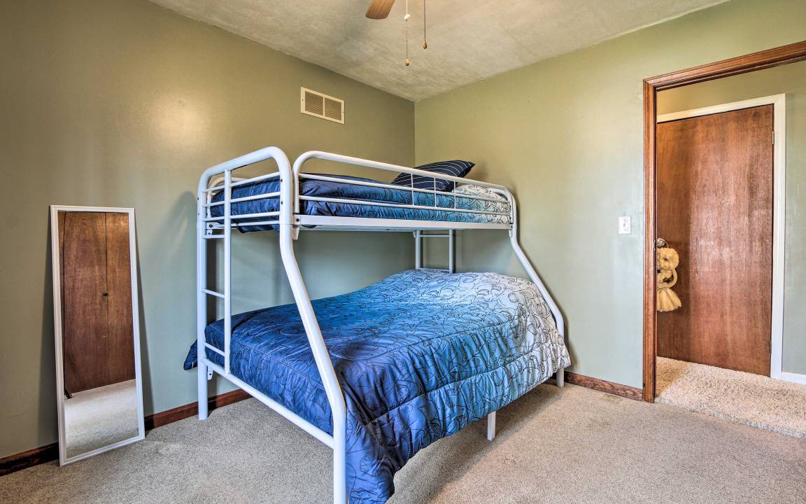 Photo of Bedroom in Lakeview