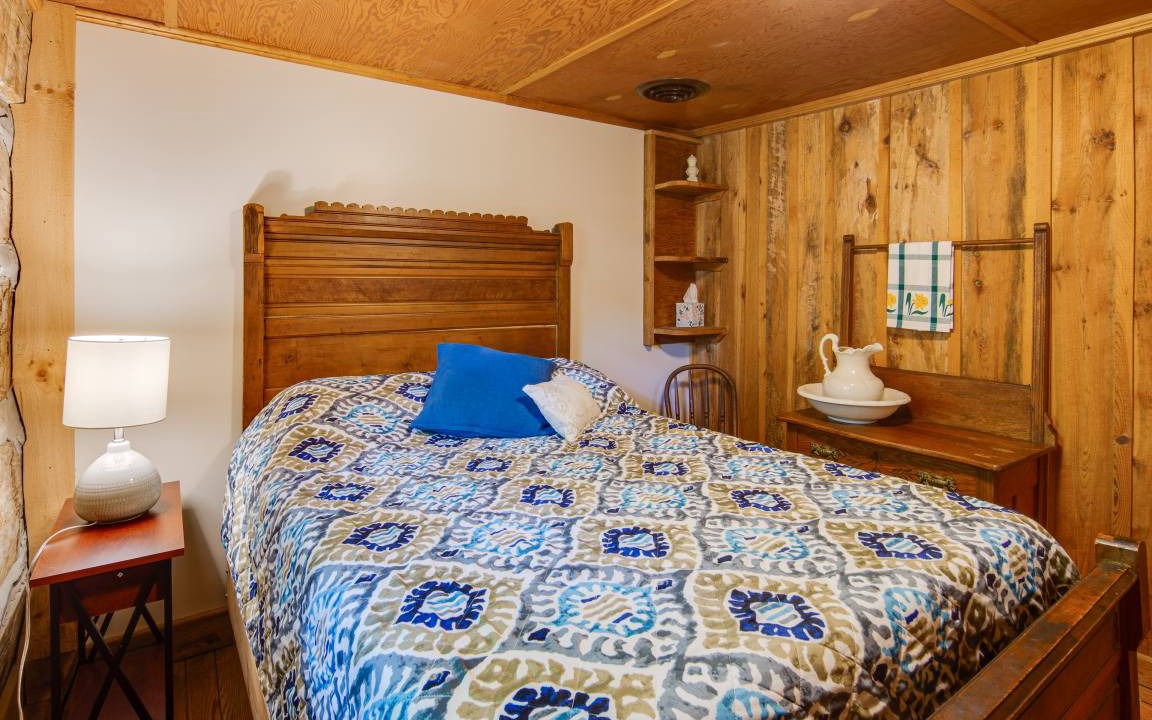 Photo of Bedroom in Drifting