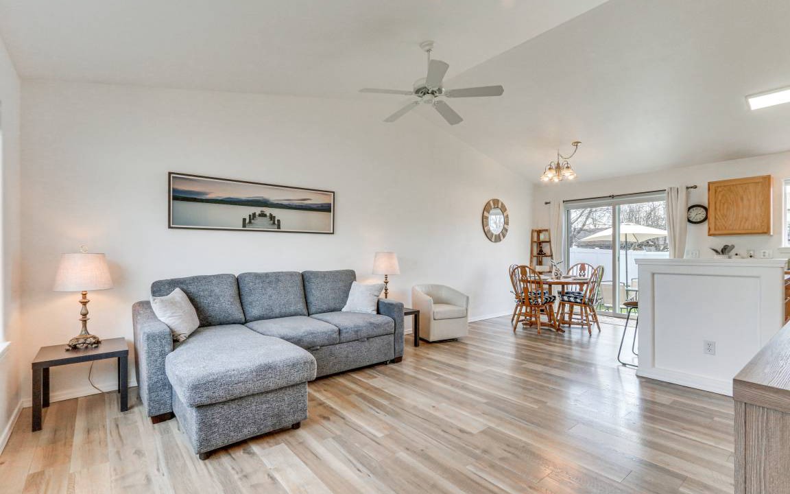 Photo of Livingroom in Hayden