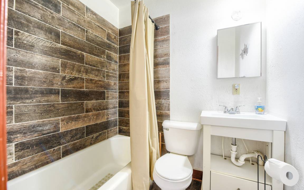 Photo of Bathroom in Lead