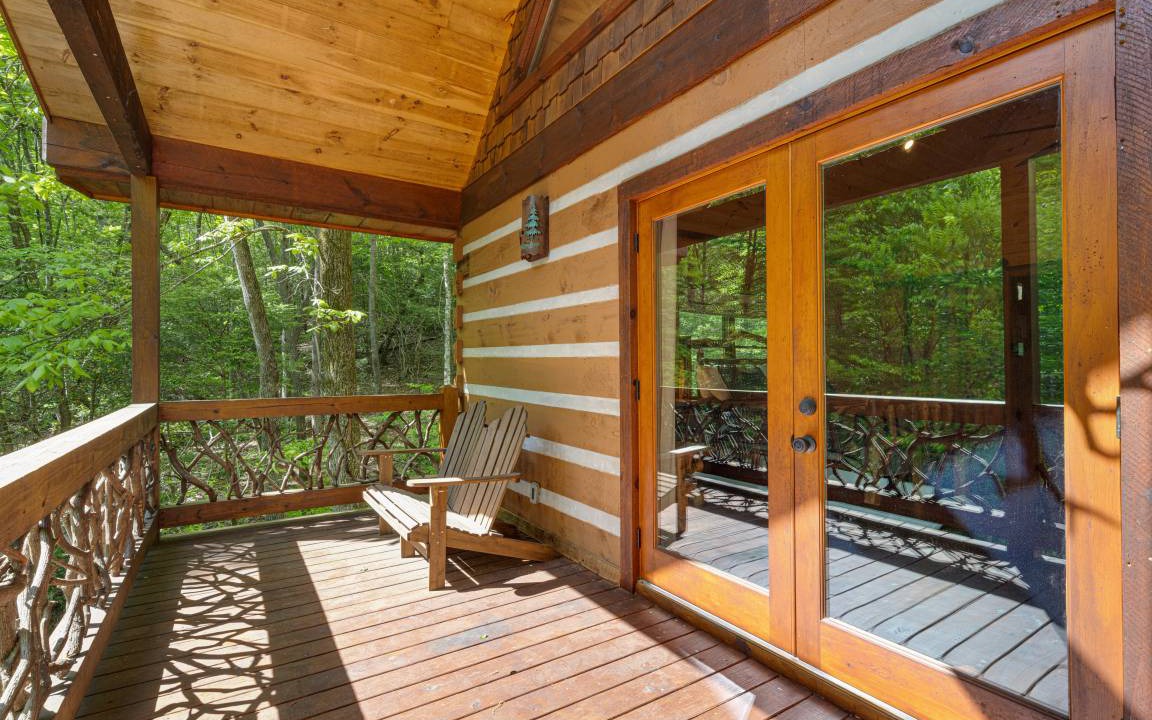 Photo of Patio Balcony in Hidden Lake