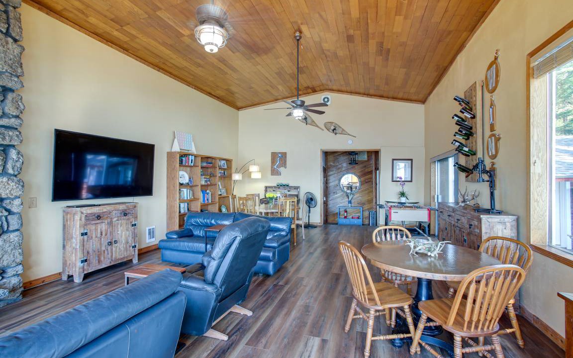 Photo of Livingroom in Rockford Bay