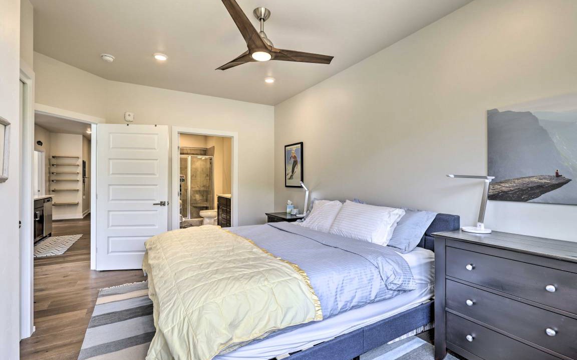 Photo of Bedroom in Lakeside Village