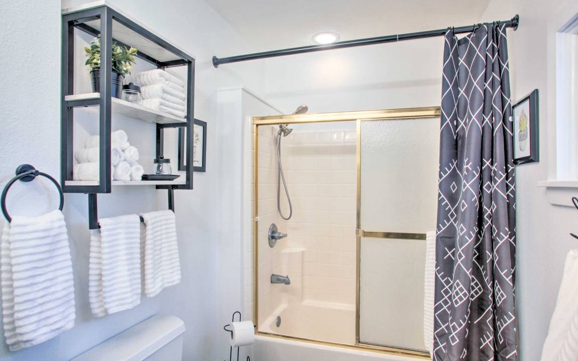 Photo of Bathroom in Garden District