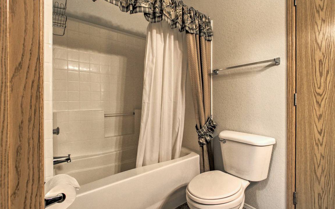 Photo of Bathroom in Cascade