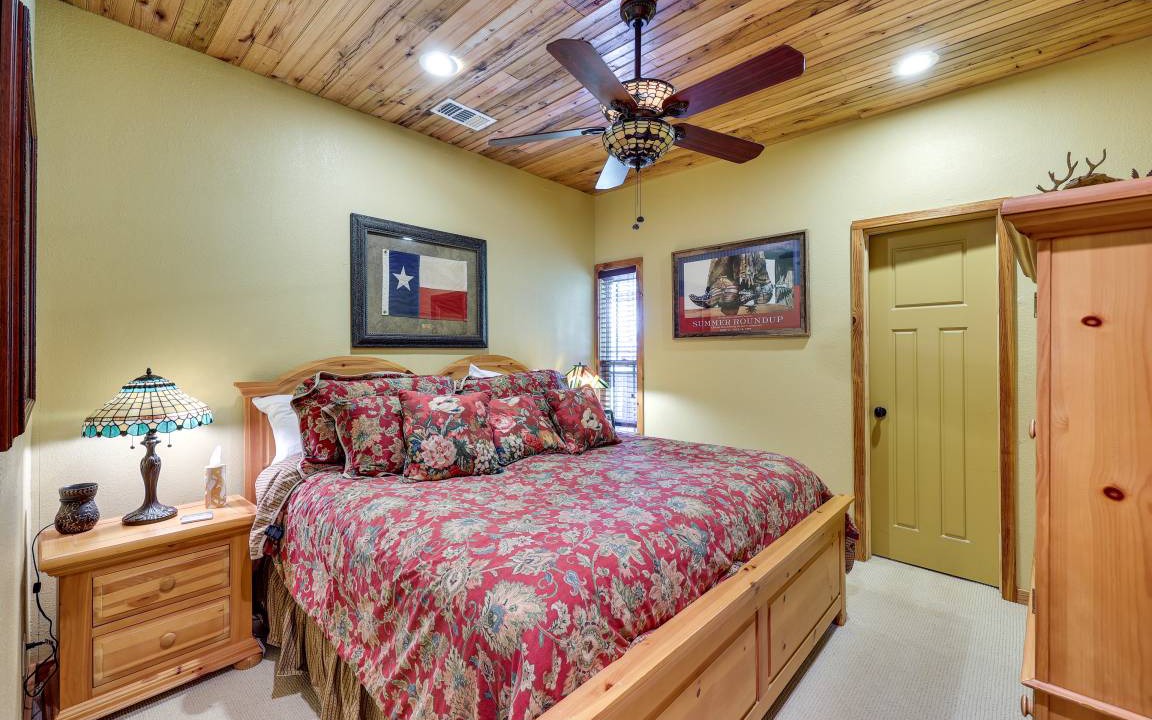 Photo of Bedroom in Caddo Gap