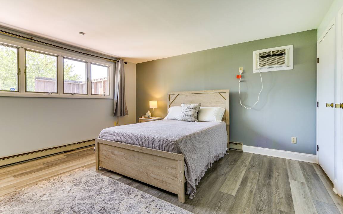 Photo of Bedroom in Lakeview