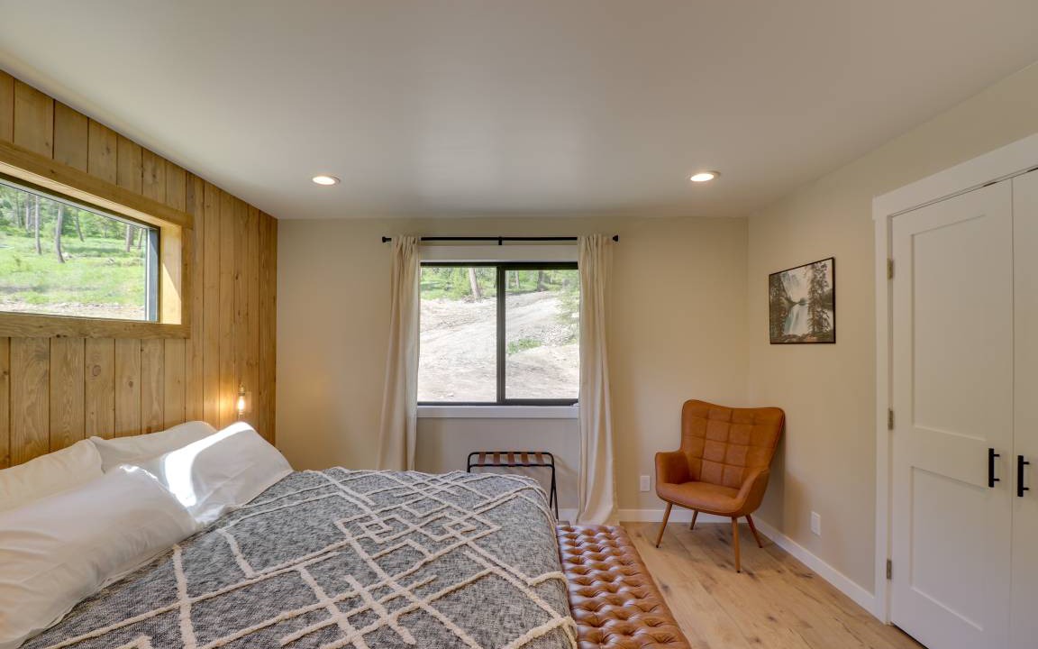 Photo of Bedroom in Lakeside