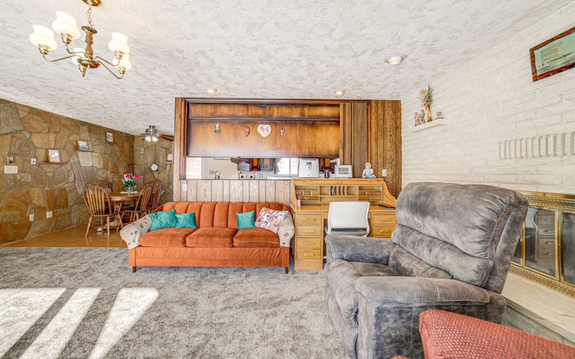Photo of Livingroom in Sugar City
