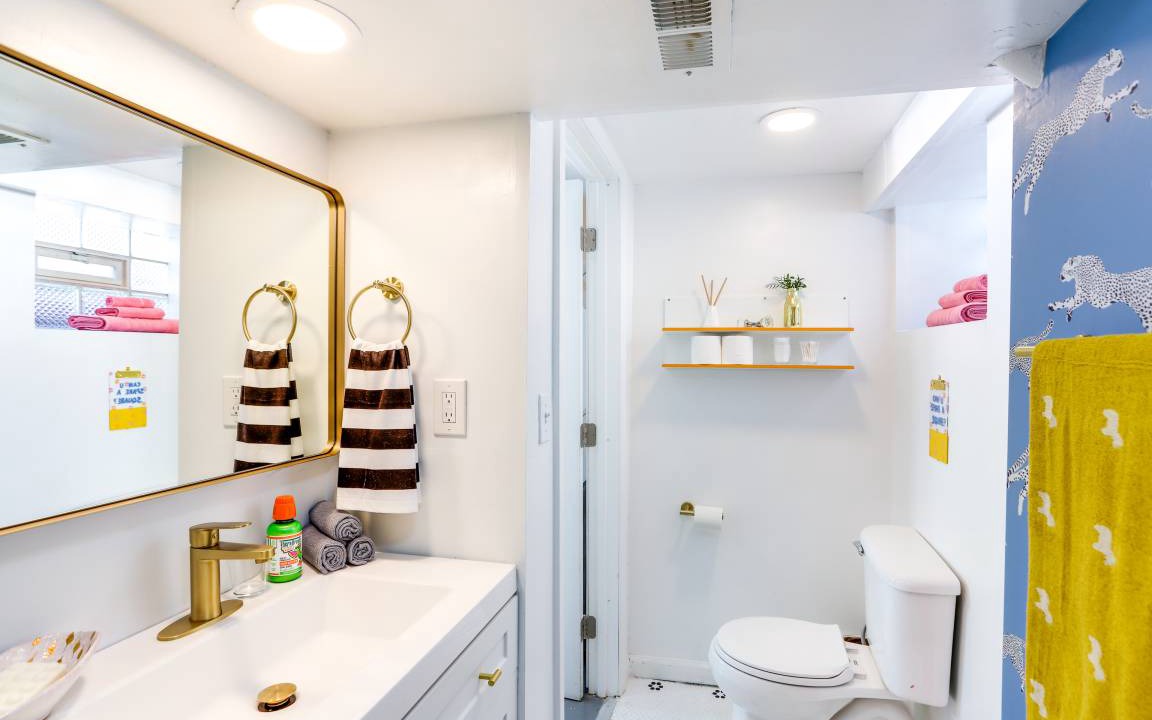 Photo of Bathroom in Detroit - Shoreway