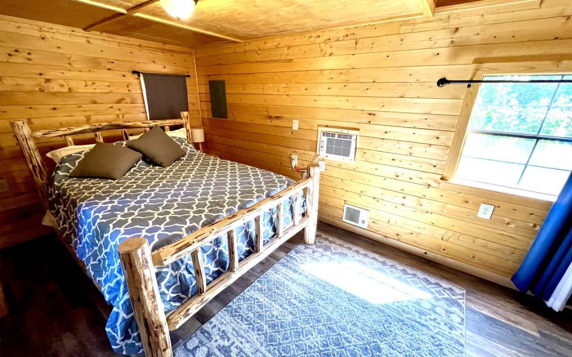Photo of Bedroom in West Glacier