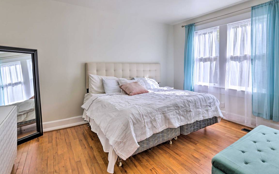 Photo of Bedroom in Crestline Heights